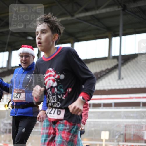 07.12.2025 - St. Pauli X-Mass-Run No. 15 Patografie http://msf.ph/oto/9372392 07.12.2025 11:52:14 Ziel 620, 627, 644, 2121, 3276, 3280, 3648, 3650, 3659, 3865 meine-sportfotos.de