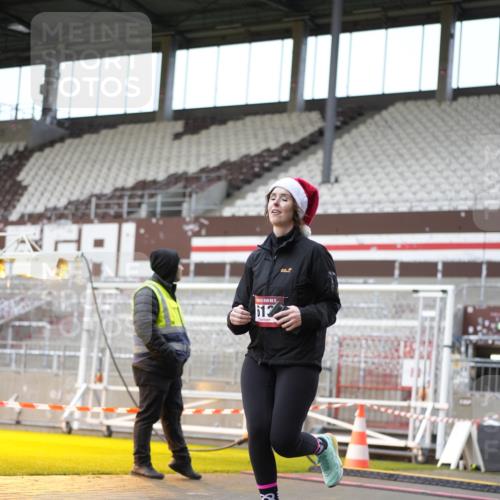 07.12.2025 - St. Pauli X-Mass-Run No. 15 Patografie http://msf.ph/oto/9372400 07.12.2025 11:52:20 Ziel 613, 618, 620, 627, 644, 3276, 3280, 3886 meine-sportfotos.de