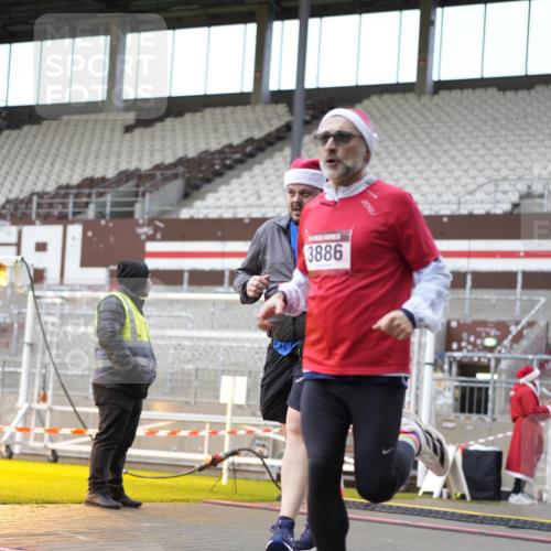 07.12.2025 - St. Pauli X-Mass-Run No. 15 Patografie http://msf.ph/oto/9372406 07.12.2025 11:52:23 Ziel 613, 618, 620, 627, 644, 3276, 3280, 3886 meine-sportfotos.de