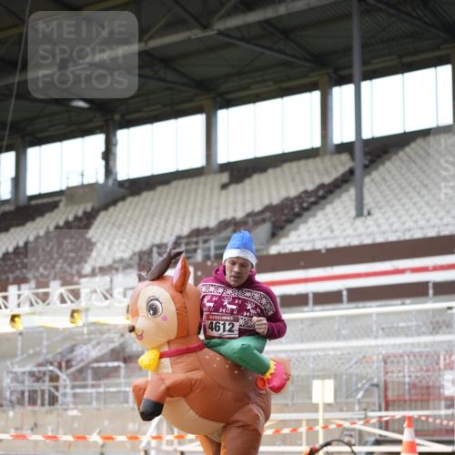 07.12.2025 - St. Pauli X-Mass-Run No. 15 Patografie http://msf.ph/oto/9372416 07.12.2025 11:52:36 Ziel 618, 982, 2862, 3886, 4612 meine-sportfotos.de