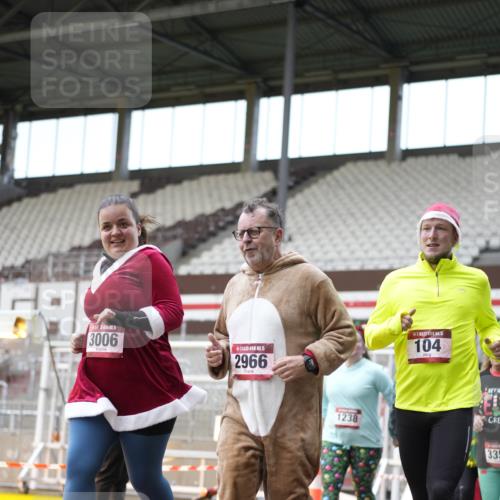 07.12.2025 - St. Pauli X-Mass-Run No. 15 Patografie http://msf.ph/oto/9372438 07.12.2025 11:53:01 Ziel 104, 1238, 1239, 1289, 1290, 1467, 1592, 1803, 2685, 2735, 2966, 3006, 3355, 3356, 3749, 3750 meine-sportfotos.de