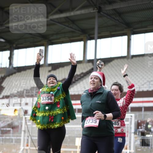 07.12.2025 - St. Pauli X-Mass-Run No. 15 Patografie http://msf.ph/oto/9372448 07.12.2025 11:53:04 Ziel 104, 524, 1238, 1239, 1289, 1290, 1467, 1592, 1803, 2685, 2735, 2966, 3006, 3355, 3356, 3749, 3750 meine-sportfotos.de