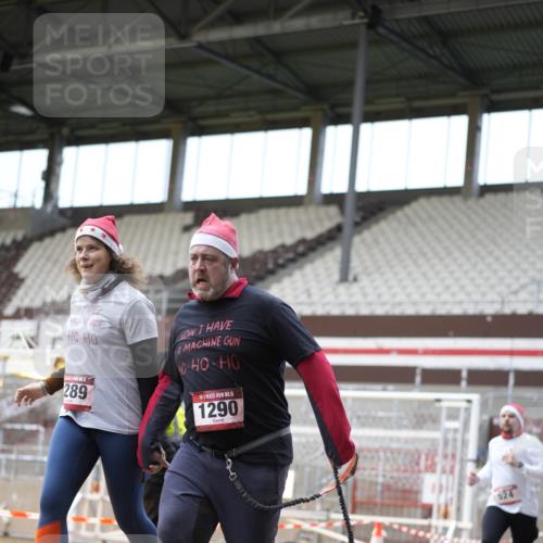 07.12.2025 - St. Pauli X-Mass-Run No. 15 Patografie http://msf.ph/oto/9372455 07.12.2025 11:53:06 Ziel 104, 524, 1238, 1239, 1289, 1290, 1803, 2685, 2735, 2966, 3006, 3355, 3356, 3749, 3750, 4248 meine-sportfotos.de