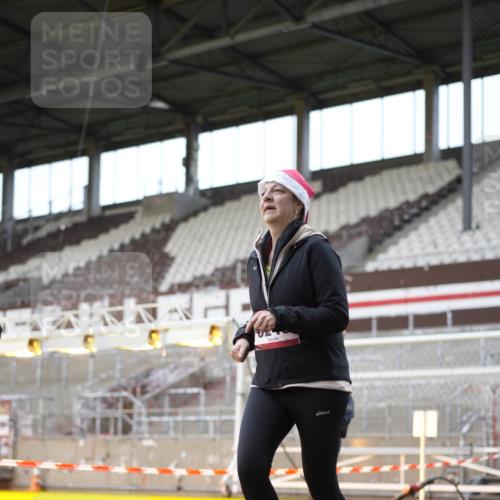 07.12.2025 - St. Pauli X-Mass-Run No. 15 Patografie http://msf.ph/oto/9372473 07.12.2025 11:53:47 Ziel 283, 287, 3249, 3507, 3510 meine-sportfotos.de