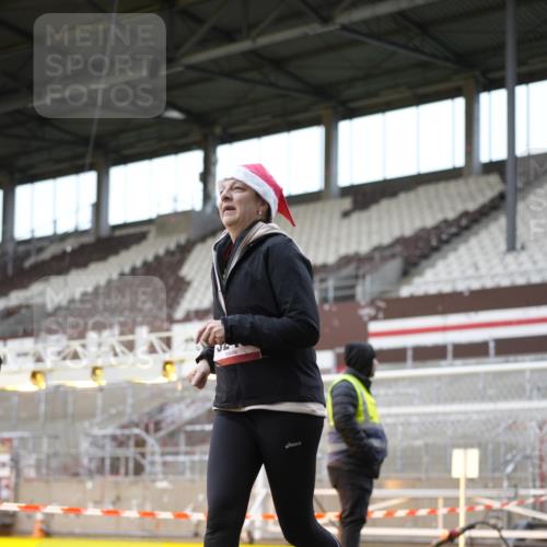 07.12.2025 - St. Pauli X-Mass-Run No. 15 Patografie http://msf.ph/oto/9372475 07.12.2025 11:53:47 Ziel 283, 287, 3249, 3507, 3510 meine-sportfotos.de