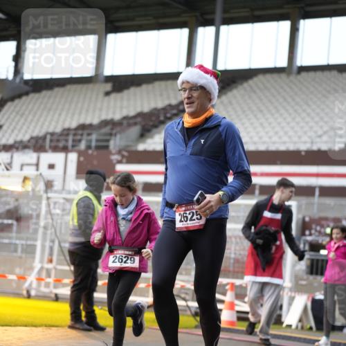 07.12.2025 - St. Pauli X-Mass-Run No. 15 Patografie http://msf.ph/oto/9372480 07.12.2025 11:53:55 Ziel 283, 287, 2229, 2625, 2626, 2629, 2759, 3249, 3418, 3507, 3510 meine-sportfotos.de