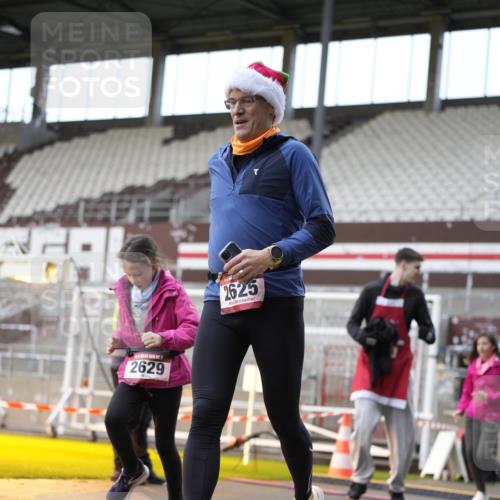 07.12.2025 - St. Pauli X-Mass-Run No. 15 Patografie http://msf.ph/oto/9372482 07.12.2025 11:53:56 Ziel 283, 287, 2229, 2625, 2626, 2629, 2759, 3249, 3418, 3507, 3510 meine-sportfotos.de