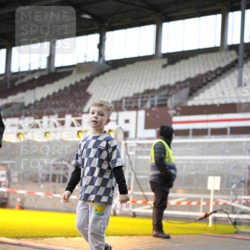 07.12.2025 - St. Pauli X-Mass-Run No. 15 Patografie http://msf.ph/oto/9372494 07.12.2025 11:54:00 Ziel 283, 287, 2229, 2625, 2626, 2629, 2759, 2963, 2970, 3031, 3249, 3418, 3507, 3510 meine-sportfotos.de