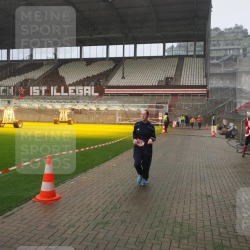 07.12.2025 - St. Pauli X-Mass-Run No. 15 Fabian Wolf http://msf.ph/oto/9372495 07.12.2025 10:10:16 Ziel 962, 1399, 1732, 4358, 4507 meine-sportfotos.de