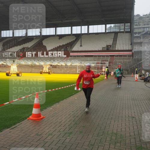 07.12.2025 - St. Pauli X-Mass-Run No. 15 Fabian Wolf http://msf.ph/oto/9372525 07.12.2025 10:10:30 Ziel 550, 964, 1571, 2083, 2087 meine-sportfotos.de