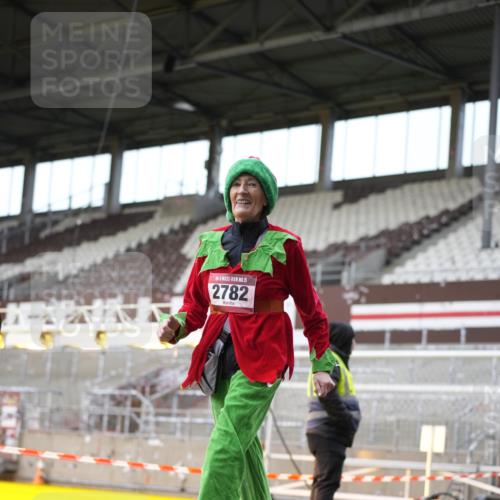 07.12.2025 - St. Pauli X-Mass-Run No. 15 Patografie http://msf.ph/oto/9372526 07.12.2025 11:54:29 Ziel 333, 1331, 1784, 2775, 2778, 2782, 2783, 3446 meine-sportfotos.de