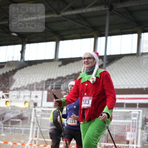07.12.2025 - St. Pauli X-Mass-Run No. 15 Patografie http://msf.ph/oto/9372530 07.12.2025 11:54:31 Ziel 333, 1331, 1784, 2775, 2778, 2782, 2783, 3446 meine-sportfotos.de