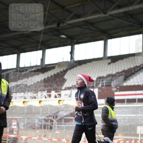 07.12.2025 - St. Pauli X-Mass-Run No. 15 Patografie http://msf.ph/oto/9372539 07.12.2025 11:55:00 Ziel 1657 meine-sportfotos.de