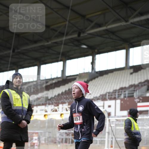 07.12.2025 - St. Pauli X-Mass-Run No. 15 Patografie http://msf.ph/oto/9372541 07.12.2025 11:55:00 Ziel 1657 meine-sportfotos.de