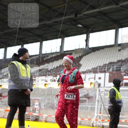 07.12.2025 - St. Pauli X-Mass-Run No. 15 Patografie http://msf.ph/oto/9372549 07.12.2025 11:55:11 Ziel 1448, 1657, 1720, 2671, 3991 meine-sportfotos.de