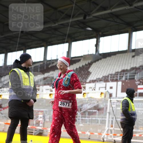 07.12.2025 - St. Pauli X-Mass-Run No. 15 Patografie http://msf.ph/oto/9372551 07.12.2025 11:55:11 Ziel 1448, 1657, 1720, 2671, 3991 meine-sportfotos.de