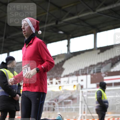 07.12.2025 - St. Pauli X-Mass-Run No. 15 Patografie http://msf.ph/oto/9372562 07.12.2025 11:55:23 Ziel 1448, 1720, 1835, 2671, 3611, 3991 meine-sportfotos.de