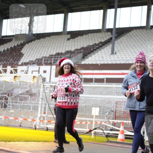 07.12.2025 - St. Pauli X-Mass-Run No. 15 Patografie http://msf.ph/oto/9372566 07.12.2025 11:55:30 Ziel 299, 1131, 1132, 1535, 1835, 3611, 4013, 4785 meine-sportfotos.de