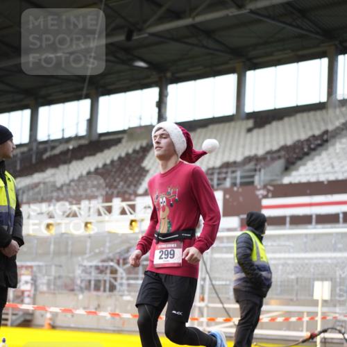 07.12.2025 - St. Pauli X-Mass-Run No. 15 Patografie http://msf.ph/oto/9372578 07.12.2025 11:55:35 Ziel 299, 1131, 1132, 1535, 1835, 3611, 4013, 4785 meine-sportfotos.de