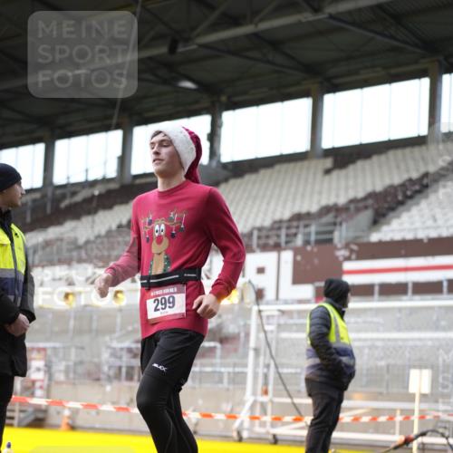 07.12.2025 - St. Pauli X-Mass-Run No. 15 Patografie http://msf.ph/oto/9372579 07.12.2025 11:55:35 Ziel 299, 1131, 1132, 1535, 1835, 3611, 4013, 4785 meine-sportfotos.de