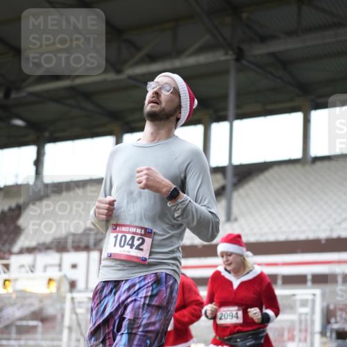 07.12.2025 - St. Pauli X-Mass-Run No. 15 Patografie http://msf.ph/oto/9372587 07.12.2025 11:55:50 Ziel 294, 299, 1042, 2077, 2094 meine-sportfotos.de