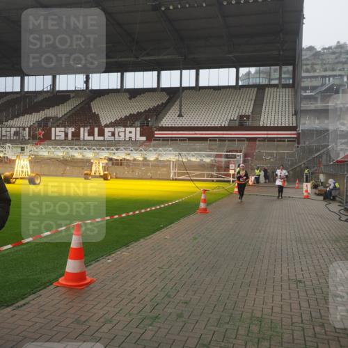 07.12.2025 - St. Pauli X-Mass-Run No. 15 Fabian Wolf http://msf.ph/oto/9372593 07.12.2025 10:10:42 Ziel 550, 964, 1571, 1768, 4885 meine-sportfotos.de