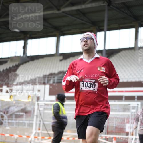 07.12.2025 - St. Pauli X-Mass-Run No. 15 Patografie http://msf.ph/oto/9372610 07.12.2025 11:56:04 Ziel 294, 1030, 1042, 1144, 2077, 2094, 2455, 3499, 3502, 3802 meine-sportfotos.de