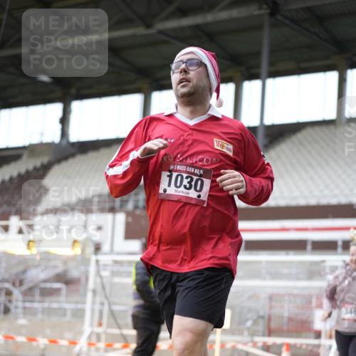 07.12.2025 - St. Pauli X-Mass-Run No. 15 Patografie http://msf.ph/oto/9372612 07.12.2025 11:56:04 Ziel 294, 1030, 1042, 1144, 2077, 2094, 2455, 3499, 3502, 3802 meine-sportfotos.de