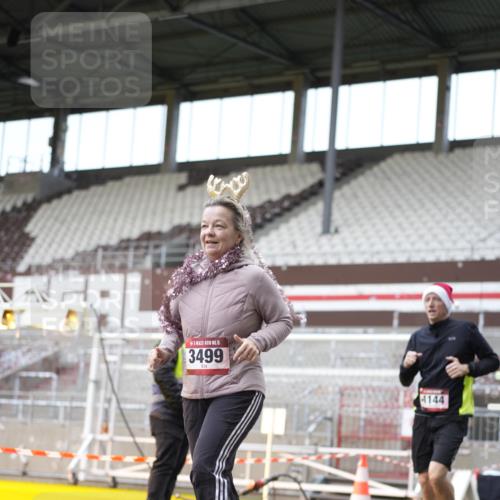 07.12.2025 - St. Pauli X-Mass-Run No. 15 Patografie http://msf.ph/oto/9372616 07.12.2025 11:56:05 Ziel 1030, 1042, 1144, 2077, 2094, 2455, 3499, 3502, 3802 meine-sportfotos.de