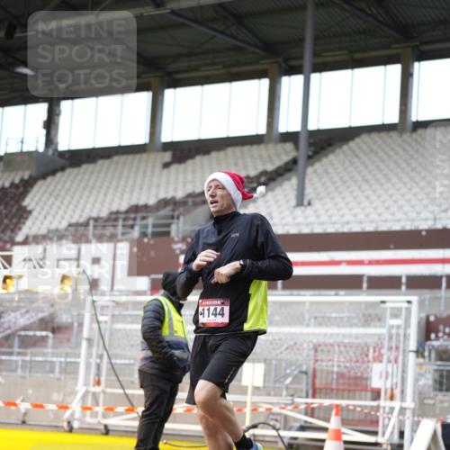 07.12.2025 - St. Pauli X-Mass-Run No. 15 Patografie http://msf.ph/oto/9372618 07.12.2025 11:56:06 Ziel 1030, 1144, 2455, 3499, 3502, 3802 meine-sportfotos.de