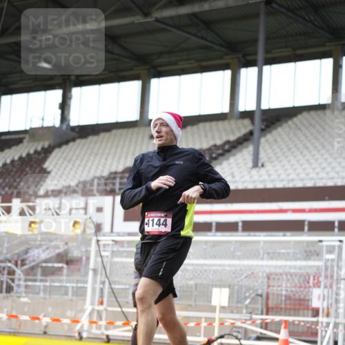 07.12.2025 - St. Pauli X-Mass-Run No. 15 Patografie http://msf.ph/oto/9372619 07.12.2025 11:56:06 Ziel 1030, 1144, 2455, 3499, 3502, 3802 meine-sportfotos.de