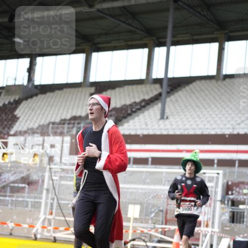 07.12.2025 - St. Pauli X-Mass-Run No. 15 Patografie http://msf.ph/oto/9372627 07.12.2025 11:56:17 Ziel 1030, 1088, 1144, 3496, 3498, 3499, 3502, 3511, 3900 meine-sportfotos.de