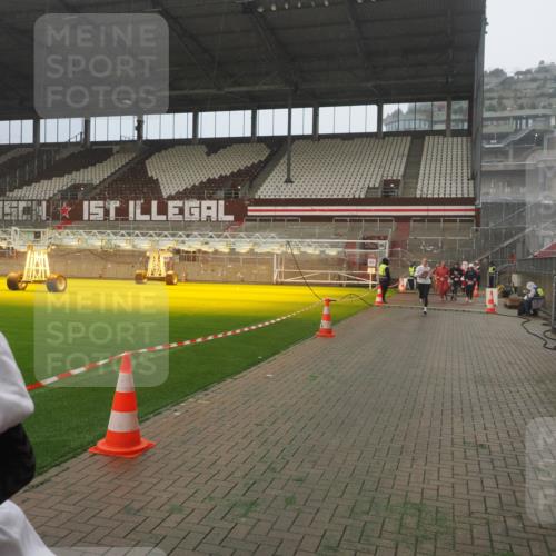 07.12.2025 - St. Pauli X-Mass-Run No. 15 Fabian Wolf http://msf.ph/oto/9372634 07.12.2025 10:10:50 Ziel 57, 979, 983, 1426, 1768, 2530, 4885 meine-sportfotos.de