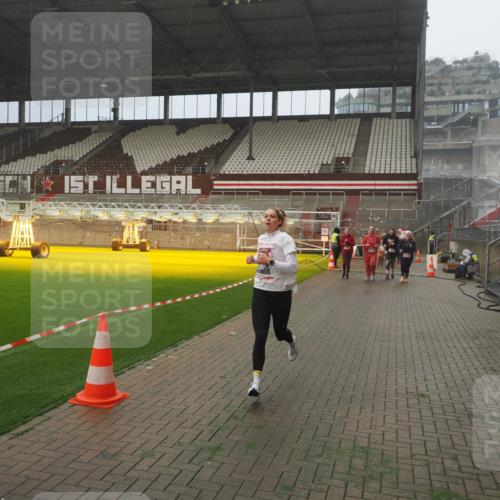07.12.2025 - St. Pauli X-Mass-Run No. 15 Fabian Wolf http://msf.ph/oto/9372647 07.12.2025 10:10:53 Ziel 57, 979, 983, 1148, 1149, 1150, 1426, 1768, 2530, 4885 meine-sportfotos.de
