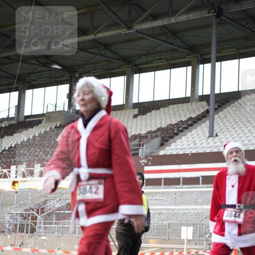07.12.2025 - St. Pauli X-Mass-Run No. 15 Patografie http://msf.ph/oto/9372656 07.12.2025 11:56:36 Ziel 2596, 2598, 2599, 2929, 2932, 3007, 3433, 3842, 3843, 3844 meine-sportfotos.de
