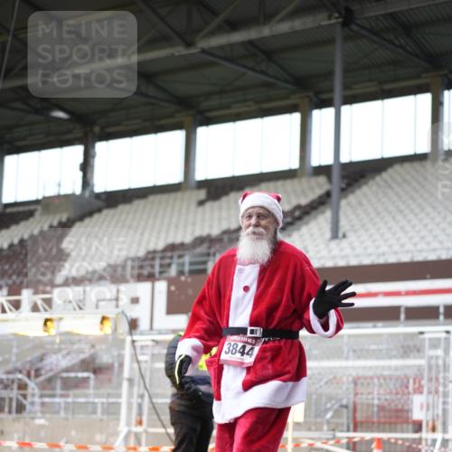 07.12.2025 - St. Pauli X-Mass-Run No. 15 Patografie http://msf.ph/oto/9372660 07.12.2025 11:56:37 Ziel 2596, 2598, 2599, 2929, 2932, 3007, 3433, 3842, 3843, 3844, 4172, 4174 meine-sportfotos.de