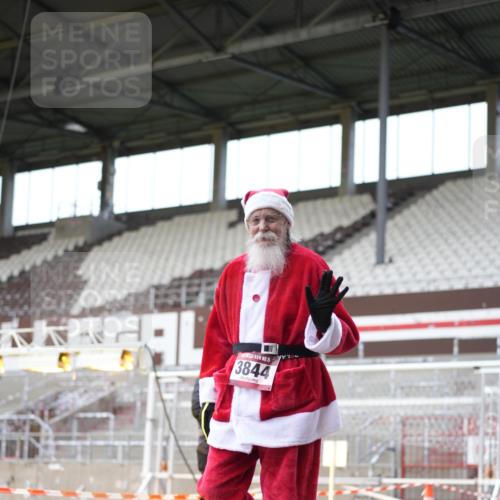 07.12.2025 - St. Pauli X-Mass-Run No. 15 Patografie http://msf.ph/oto/9372662 07.12.2025 11:56:37 Ziel 2596, 2598, 2599, 2929, 2932, 3007, 3433, 3842, 3843, 3844, 4172, 4174 meine-sportfotos.de