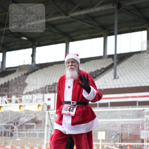 07.12.2025 - St. Pauli X-Mass-Run No. 15 Patografie http://msf.ph/oto/9372664 07.12.2025 11:56:37 Ziel 2596, 2598, 2599, 2929, 2932, 3007, 3433, 3842, 3843, 3844, 4172, 4174 meine-sportfotos.de