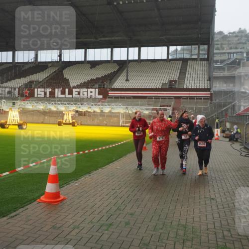 07.12.2025 - St. Pauli X-Mass-Run No. 15 Fabian Wolf http://msf.ph/oto/9372672 07.12.2025 10:10:58 Ziel 57, 979, 983, 1148, 1149, 1150, 1426, 1768, 1929, 1935, 2530, 4885 meine-sportfotos.de