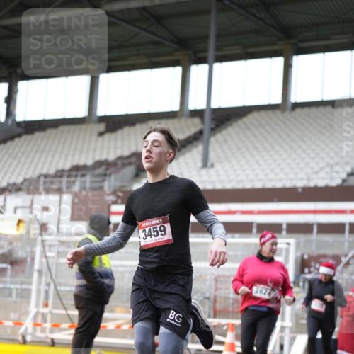 07.12.2025 - St. Pauli X-Mass-Run No. 15 Patografie http://msf.ph/oto/9372679 07.12.2025 11:56:45 Ziel 2596, 2598, 2599, 2824, 2825, 2826, 2929, 2932, 3459, 3842, 3843, 3844, 4172, 4174 meine-sportfotos.de