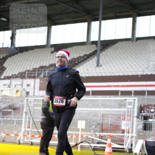 07.12.2025 - St. Pauli X-Mass-Run No. 15 Patografie http://msf.ph/oto/9372689 07.12.2025 11:56:48 Ziel 2596, 2598, 2599, 2824, 2825, 2826, 2929, 2932, 3383, 3459, 3842, 3843, 3844, 4172, 4174 meine-sportfotos.de