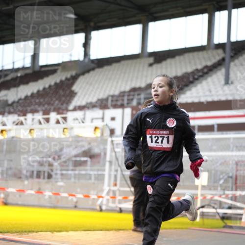 07.12.2025 - St. Pauli X-Mass-Run No. 15 Patografie http://msf.ph/oto/9372696 07.12.2025 11:56:54 Ziel 722, 1271, 2596, 2598, 2599, 2824, 2825, 2826, 3383, 3459, 4172, 4174 meine-sportfotos.de
