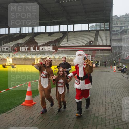 07.12.2025 - St. Pauli X-Mass-Run No. 15 Fabian Wolf http://msf.ph/oto/9372714 07.12.2025 10:11:04 Ziel 57, 979, 983, 1148, 1149, 1150, 1426, 1929, 1935, 2530 meine-sportfotos.de