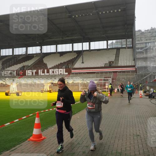 07.12.2025 - St. Pauli X-Mass-Run No. 15 Fabian Wolf http://msf.ph/oto/9372737 07.12.2025 10:11:18 Ziel 1969, 3354, 3815, 4499, 4525, 4659, 4661 meine-sportfotos.de