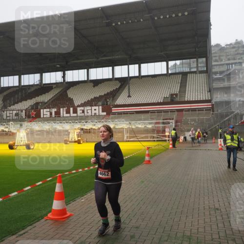 07.12.2025 - St. Pauli X-Mass-Run No. 15 Fabian Wolf http://msf.ph/oto/9372775 07.12.2025 10:11:32 Ziel 2909, 3085, 3354, 4499, 4525, 4659, 4661, 4662 meine-sportfotos.de