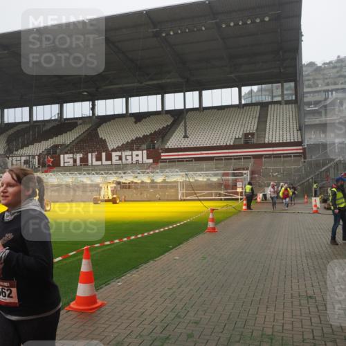 07.12.2025 - St. Pauli X-Mass-Run No. 15 Fabian Wolf http://msf.ph/oto/9372778 07.12.2025 10:11:33 Ziel 670, 2909, 3085, 3354, 4499, 4525, 4659, 4661, 4662 meine-sportfotos.de