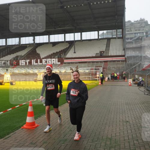 07.12.2025 - St. Pauli X-Mass-Run No. 15 Fabian Wolf http://msf.ph/oto/9372889 07.12.2025 10:12:13 Ziel 756, 1389, 1526, 1833, 2177, 3870, 4658 meine-sportfotos.de