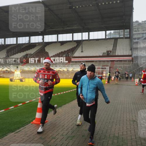 07.12.2025 - St. Pauli X-Mass-Run No. 15 Fabian Wolf http://msf.ph/oto/9372969 07.12.2025 10:12:57 Ziel 9, 18, 80, 938, 1397, 2687, 3040, 3551, 3557, 4487 meine-sportfotos.de