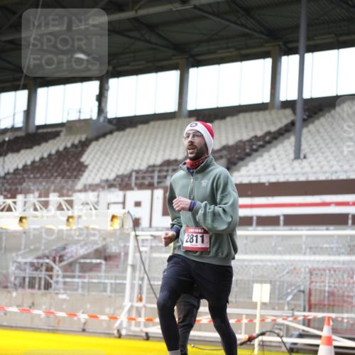 07.12.2025 - St. Pauli X-Mass-Run No. 15 Patografie http://msf.ph/oto/9373072 07.12.2025 11:57:17 Ziel 1327, 2496, 2811 meine-sportfotos.de