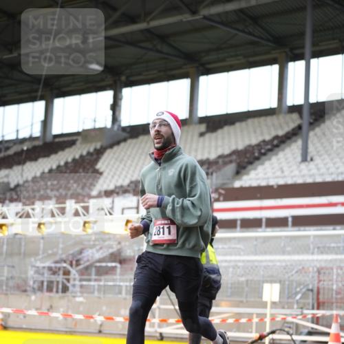 07.12.2025 - St. Pauli X-Mass-Run No. 15 Patografie http://msf.ph/oto/9373073 07.12.2025 11:57:17 Ziel 1327, 2496, 2811 meine-sportfotos.de